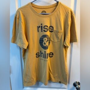 Life is Good Mens "Rise & Shine" Short Sleeve Size M 100% Cotton Comfort Pocket